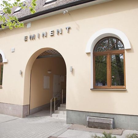 Hotel Eminent Zlaté Moravce Exterior foto